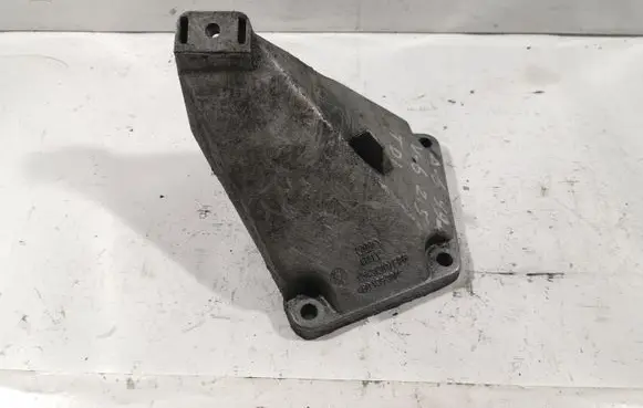 Audi A6 S6 C5 4B Engine mounting bracket 4B0199307C