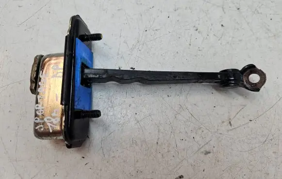KIA Sportage Front door check strap stopper