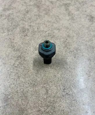 BMW 3 E46 Air conditioning (A/C) pressure sensor 64539323658 9323658