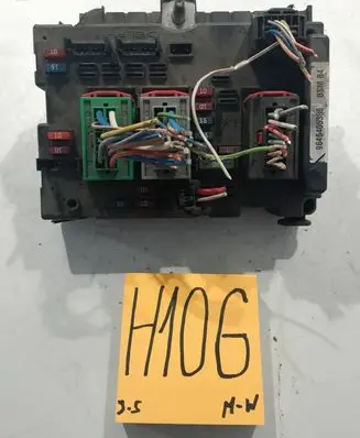 Peugeot 406 Fuse module 9646405380