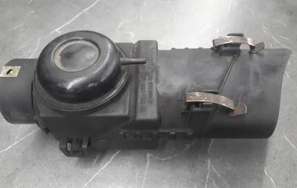 Volkswagen Golf II Thermostat housing 052129608D