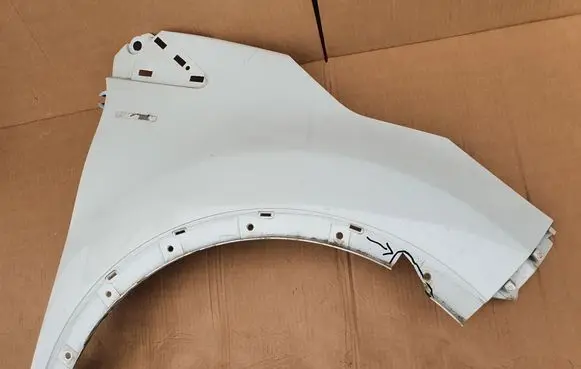 Renault Captur Fender 631001642P