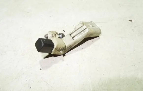 Volkswagen PASSAT B6 Crankshaft position sensor 03C906433A