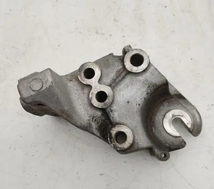 Peugeot 407 Engine mounting bracket 9654603480