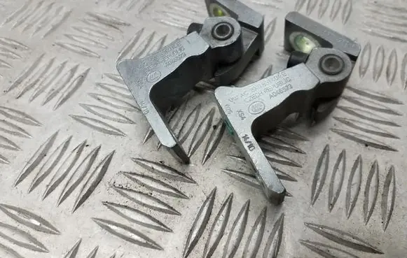 Skoda Superb B8 (3V) Rear door hinge set 8X0831404E 8X0831406A
