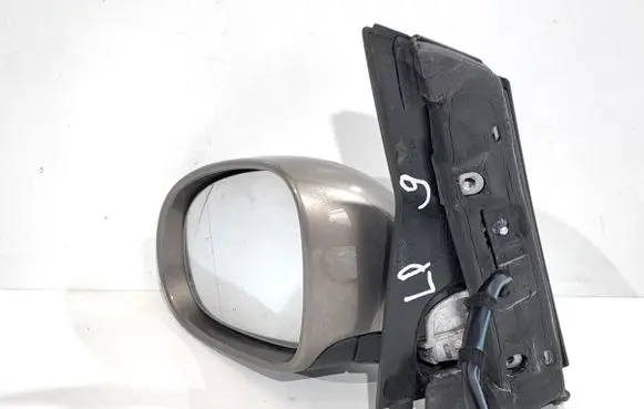 Volkswagen Golf Plus Front door electric wing mirror LA8X