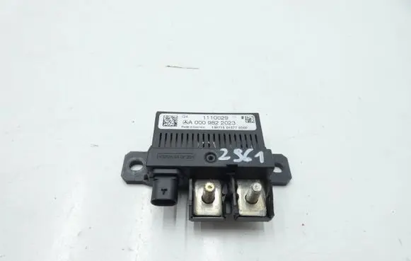 Mercedes-Benz CLA C117 X117 W117 Charging relay A0009822023 1110029