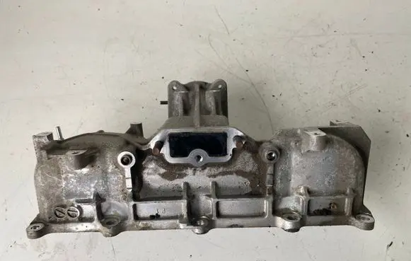 Toyota Avensis T270 Intake manifold