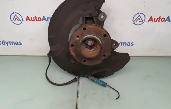 BMW 3 E92 E93 Front wheel hub spindle knuckle 6768995 31216768995