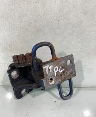 Audi TT Mk1 Front door lower hinge 