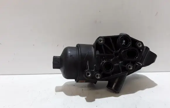 Hyundai Tucson LM Oil filter mounting bracket 264002A900