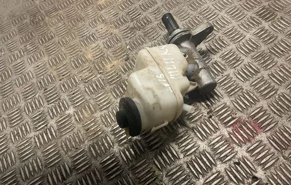 Toyota Hilux (AN10, AN20, AN30) Master brake cylinder