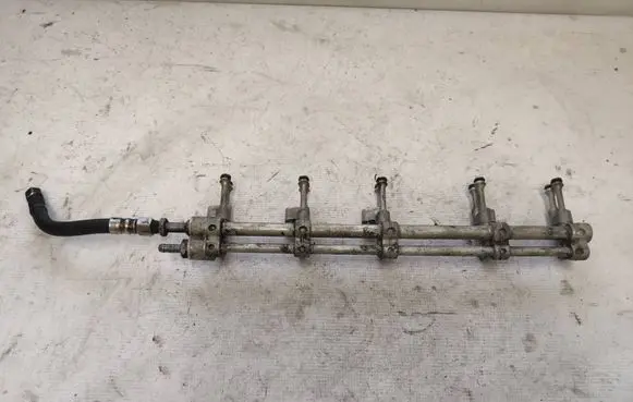Volkswagen Transporter - Caravelle T5 Fuel main line pipe 070133317C