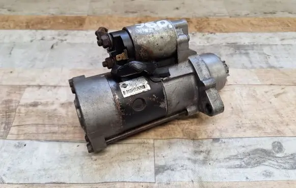 Nissan Almera Tino Starter motor 23300WD000 M008T75371