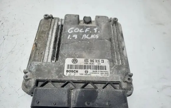 Volkswagen Golf V Engine control unit/module 03G906016CB 1039S06216 0281011900