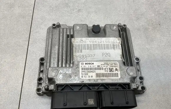 Opel Mokka B Engine control unit/module 9841215880