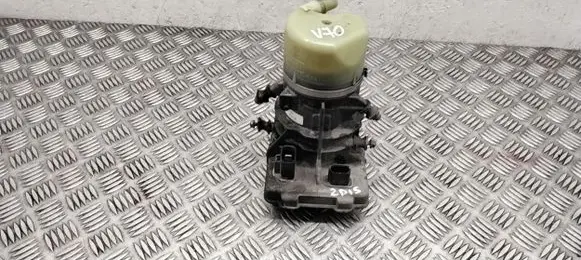 Volvo V70 Power steering pump 31387595