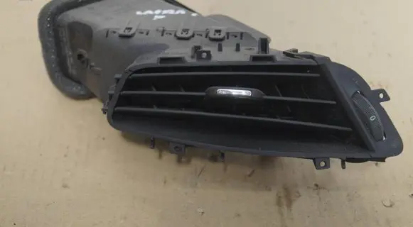 Opel Zafira C Dash center air vent grill 13427381 364719583 1102014W
