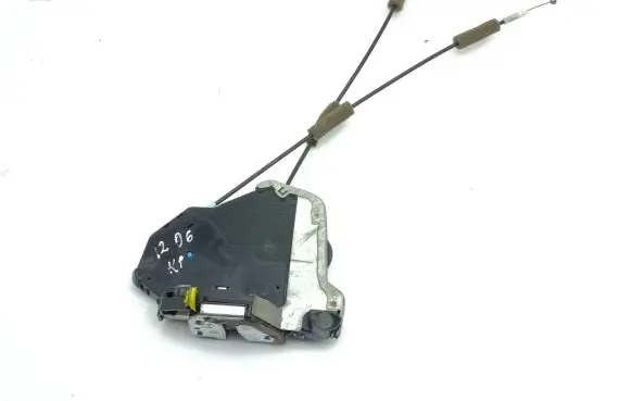 Lexus IS III XE30 Front door lock 5C0613