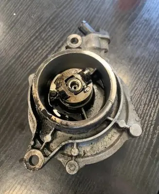BMW 3 E46 Vacuum pump 7787366