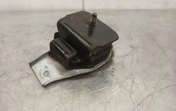 Subaru Impreza I Engine mount bracket 41022FA090