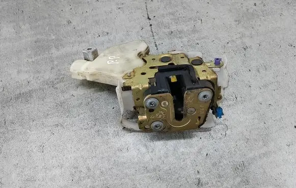 Nissan X-Trail T30 Front door lock 80552AA200