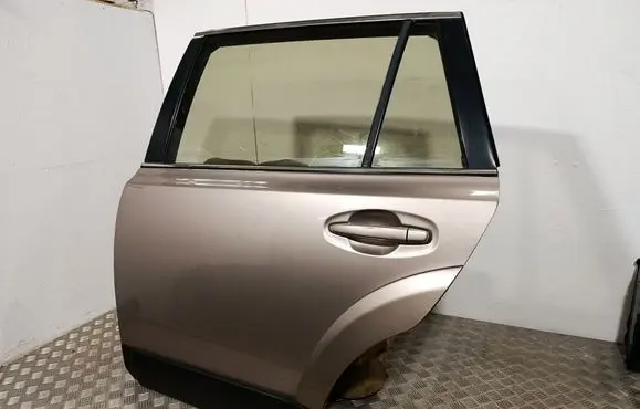 Subaru Outback Rear door