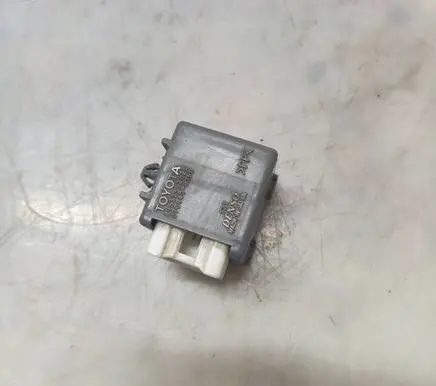 Toyota Yaris Verso Other relay 8953752020