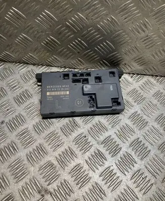 Mercedes-Benz E W211 Door control unit/module 2118707326 A2118707326