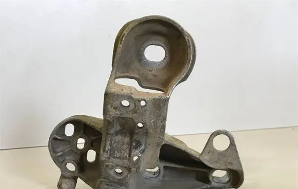 Audi A4 S4 B6 8E 8H Engine mounting bracket 4B0199352A