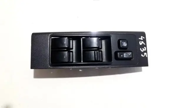 Toyota Corolla Verso AR10 Electric window control switch 848200f010 84820-0f010