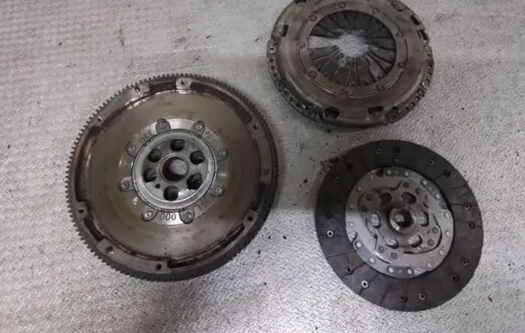 Volkswagen Golf V Clutch set kit 3082001409 1864001694