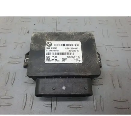 BMW 5 F10 F11 Hand brake control module 6799083 0111650448 32620257A