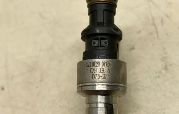 Audi A8 S8 D4 4H Fuel injector 1079036N 104790532