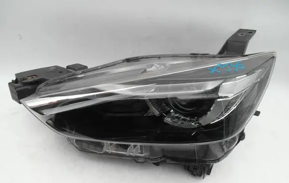 Mazda CX-3 Headlight/headlamp D10E51040