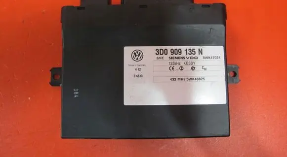 Volkswagen Touareg I Keyless (KESSY) go control unit/module 3D0909135N