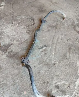Suzuki Grand Vitara II Front anti-roll bar/sway bar