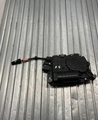 BMW 5 F10 F11 Rear door soft close latching motor 4154310400 28L21