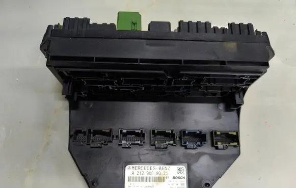 Mercedes-Benz E W212 Fuse module A2129009025 A2319021103 A2129014507