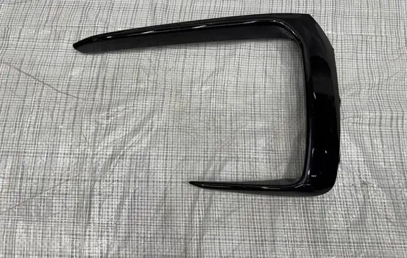 Maserati Grecale Front bumper lower grill 670200531