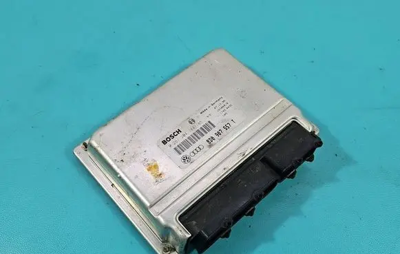Volkswagen PASSAT B5.5 Engine control unit/module ECU 0261204184 IMPRK1549892