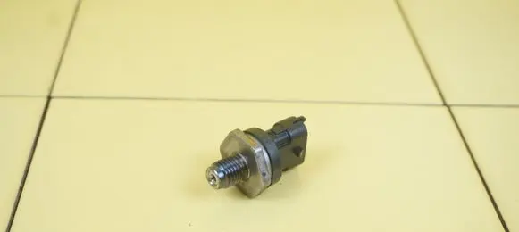 Suzuki Grand Vitara II Fuel pressure sensor 0281002836 F9QB2