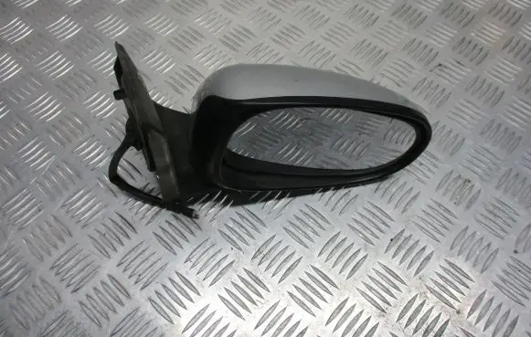 Nissan Almera Tino Front door electric wing mirror 
