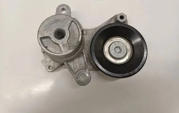 Hyundai Bayon Generator/alternator belt tensioner 252810700