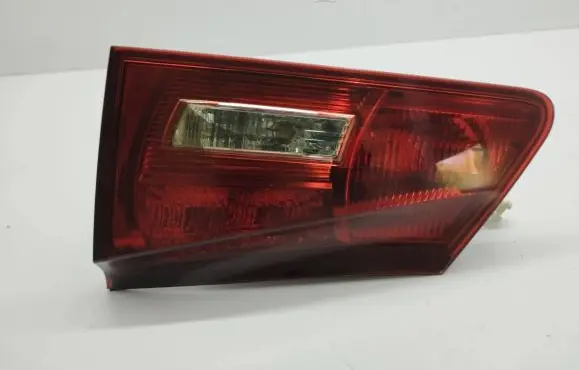 Lexus IS 220D-250-350 Tailgate rear/tail lights