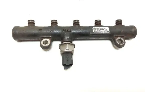 Volvo S40 Fuel main line pipe 9681649580
