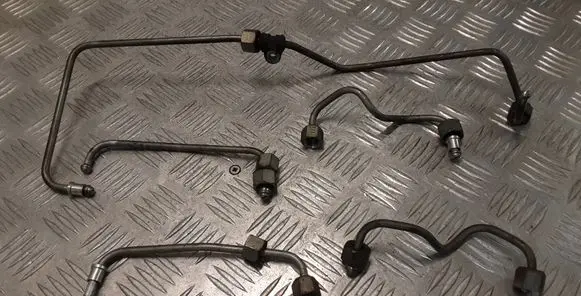 Chrysler Grand Voyager V Fuel injector supply line/pipe 