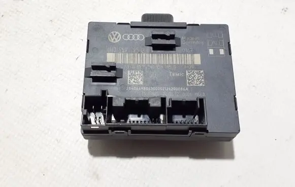 Volkswagen Touareg II Door control unit/module 4H0959795B