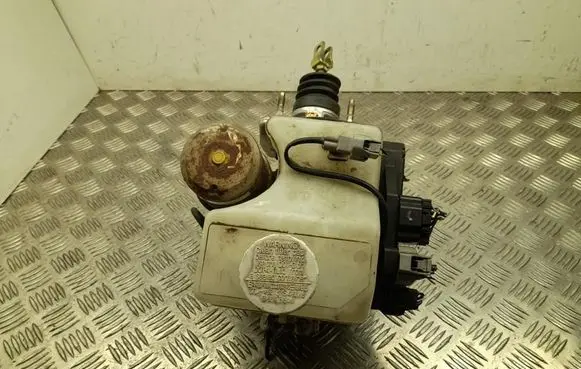 Mitsubishi Pajero Master brake cylinder MN116391