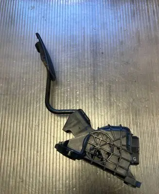 Lexus RX 300 Accelerator throttle pedal 7812048070 1988003040 12E251142B2